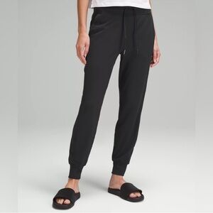 Lululemon Ready to Rulu Joggers in Black, Size 2